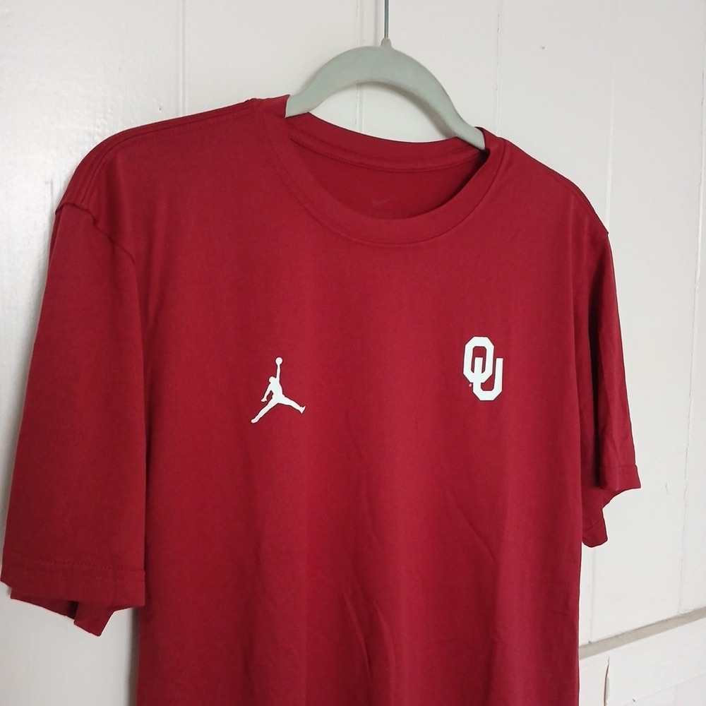 Jordan Oklahoma Sooners T-shirt Mens L‎ Crimson Red Dri-FIT CT2278-613